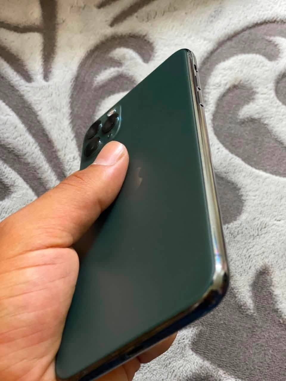 IPHONE 11 pro max 256
مكفول من كلشي فقط مستبدل شاشة وكالة وبطارية لجهاز كامرات راقية و ببجي 60 فريم
لسعر 250 وبي مجال للشراي🌹

***********
واتساب او خط
