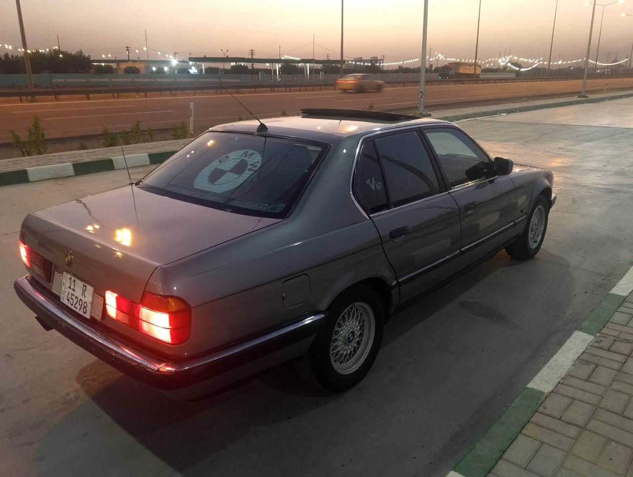 سلام عليكم بيم موديل 1992مكينه 730داخل جلد كشنات كهربا كير مكينه جديد رقم بغداد جديد سعر 55 العنوان لانبار فلوجه ***********
