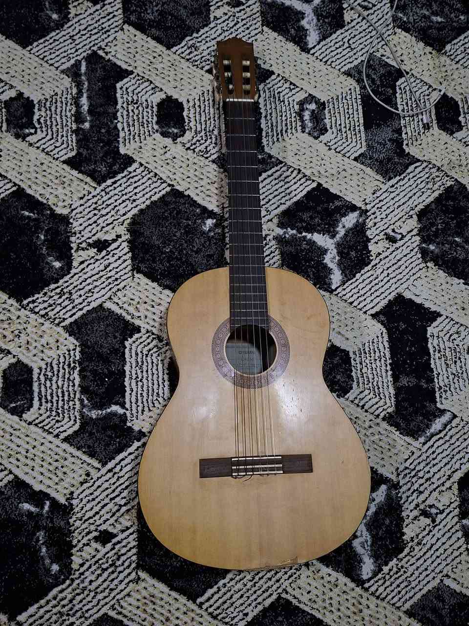 YAMAHA C40M للبيع الضرر خفيف موضح بالصورة للبيع
*********** مكاني بغداد كرادة داخل
