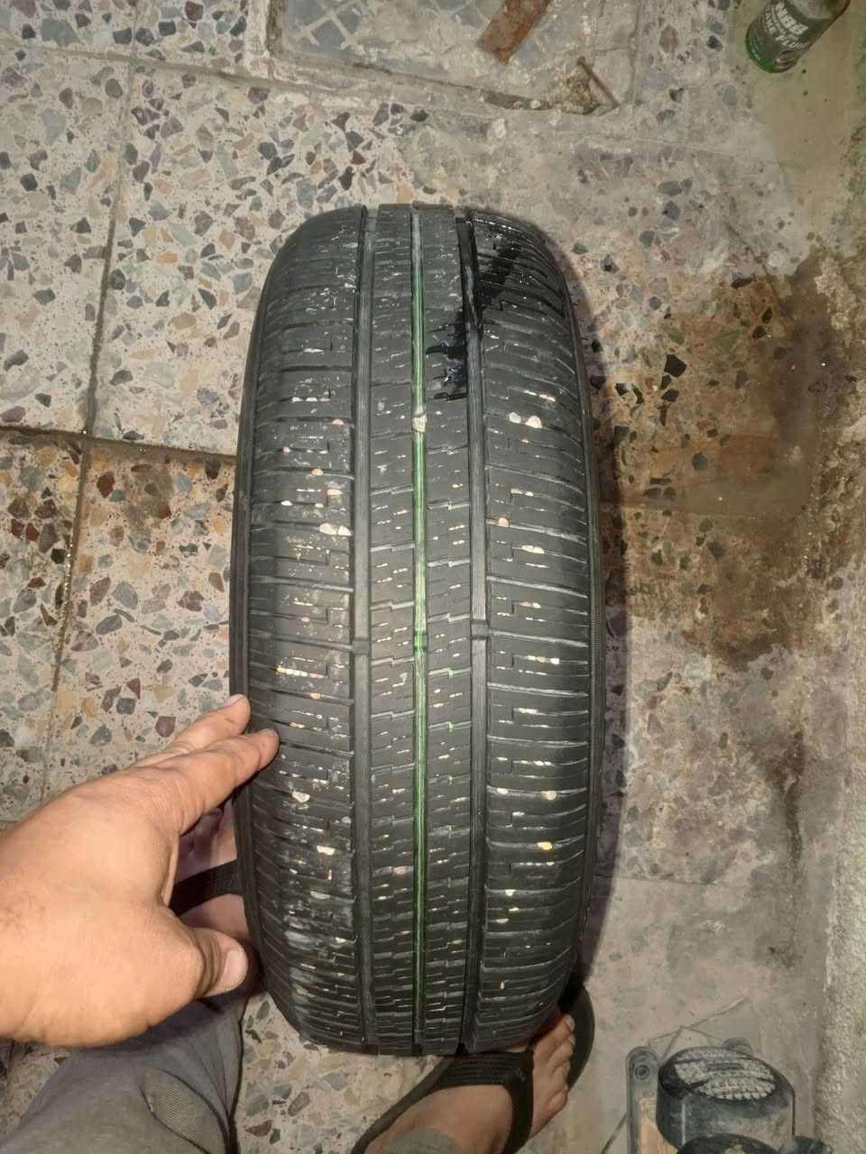 تخم تاير خط ابيض مع وياله سني للبيع جدد نضافه 100 معروضات اب 250 بيهن مجال بسيط *********** بغداد مقابل مرور  الحسينيه
