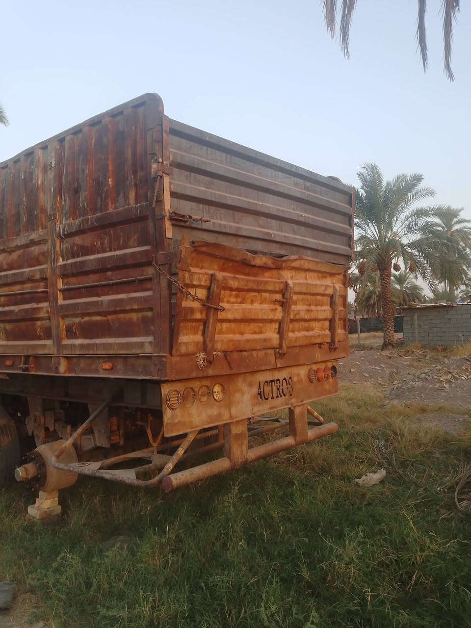 السلام عليكم عربانه حداديه شاصي 18 دنكير14 للبيع مكان بغداد التاجي ***********
