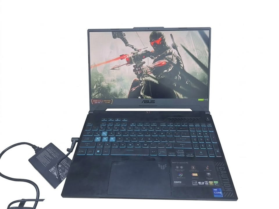 🔥 للبيع: لابتوب ASUS TUF Gaming F15 (FX507VV4) – شبه جديد 🔥
جهاز ألعاب وصناعة محتوى واستخدام مكتبي/دراسي بمواصفات قوية جداً من الجيل 13، بحالة ممتازة ونظيفة تماماً وبدقة عالية في الأداء.
💻 المواصفات التقنية (Specifications):
 * الموديل: ASUS TUF Gaming F15 (FX507VV4)
 * المعالج (CPU): Intel Core i7-13700H (14 أنوية / 20 مسار لمعالجة أعتى المهام والبرمجة)
 * كرت الشاشة (GPU): NVIDIA GeForce RTX 4060 بذاكرة 8GB GDDR6 (يدعم تقنيات DLSS 3 و Ray Tracing)
 * الذاكرة العشوائية (RAM): 16GB DDR4 بسرعة 3200MHz (مع منفذ فارغ يتيح الترقية بسهولة)
 * التخزين (Storage): SSD NVMe Micron سريعة جداً بسعة 512GB (M.2 NVMe PCIe)
 * الشاشة (Display): 144Hz FHD بسلاسة فائقة ودعم تقنية Adaptive-Sync
 * البطارية (Battery): بحالة ممتازة جداً (سعة ضخمة 90Wh لإنتاجية طويلة)
✨ حالة الجهاز والملحقات:
 * الحالة الخارجية: نظيف جداً كأنه جديد، بدون أي خدوش أو عيوب.
 * طبيعة الاستخدام: مستعمل استخدام خفيف وقليل جداً لغرض الدراسة فقط.
 * الملحقات الأصليّة: الشاحن الأصلي متوفر + كرتون الجهاز (العلبة الأصلية) موجود كاملاً.
 * يحتوي على ميزة MUX Switch لأقصى أداء ألعاب، ونظام تبريد متطور مخصص لسلسلة TUF.
📍 الموقع: محافظة الديوانية
💰 السعر: [ 1,400,000 ]
📞 للتواصل والاستفسار: [ *********** ]
