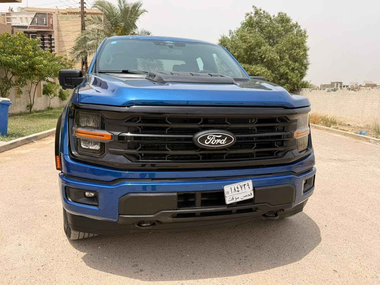 بسم اللّه الرحمٰن الرحيم
اللهم صلِ على محمد والِ محمد 
للبيع فورد F150  2024 هايبرد فول مواصفات  اللون بحري ازرق مميز
ماشية 33000 ميل فقط  مكان السيارة ببغداد
مواصفات السيارة 
حساسات 
رادار 360درجه
كامرات 360 درجه
ميز طعام
باب بدي فتح عل البصمة كهربائي
شاشات عدد 2 ديجيتل حجم كبير مال فول مواصفات 
قيادة ذاتيه و تحديد مسار واتو ستوب توقف ذاتي
كير 10 نمر 
كشنات كهربائي و تدفئه 
مري  كهربائي و اشاره و كامرا 
انارة محيطية 360 درجة 
منافذ كهرباء 220 فولت و كذلك 110 فولت بكل مكان بالسيارة  3 منفذ بالبدي طلب خاص 
وضعيات القيادة اكثر من 7 انظمة ( جبلي و صحراوي و اقتصادي و طبيعي و سبورت و سلس و صخري و ممطر الخ...)
محرك 3500 تون تيربو كير 10 نمر ، 4 ويل درايف 
 السيارة  حادثها فقط البنيد مفتوح بدون صبغ و رصعة بالقمارة صغيرة جدا لمزيد من المعلومات واتس اب او اتصال 

 
***********
