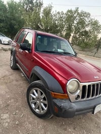 جيب ليبرتي 2007 للبيع او المراوس حسب القناعة سيارة بدون ضربة بدون تبدي...