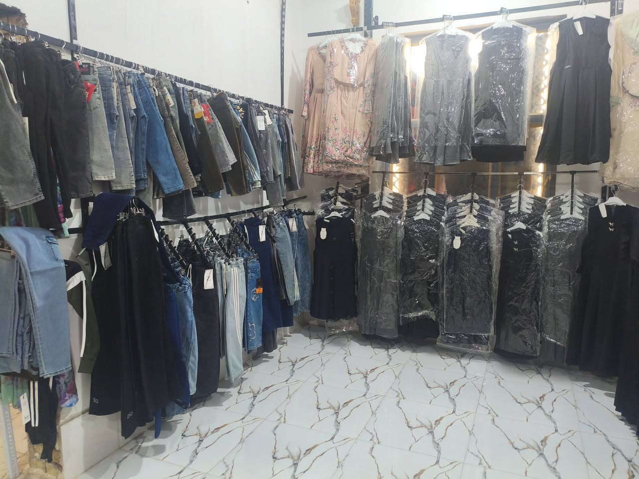 مجمع ضياء العكيلي شارع شيخ ستار مقابل مجمع عباس العگيلي ***********
