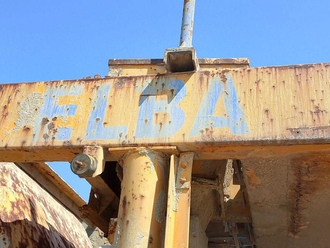 متاح هيكل خباطة نوع .. ELBA
بحالة جيدة جداً استعمال قليل جدا 
للاستفسار اكثر الاتصال بالرقم التالي
الفلوجة الحي الصناعي 
م/***********
