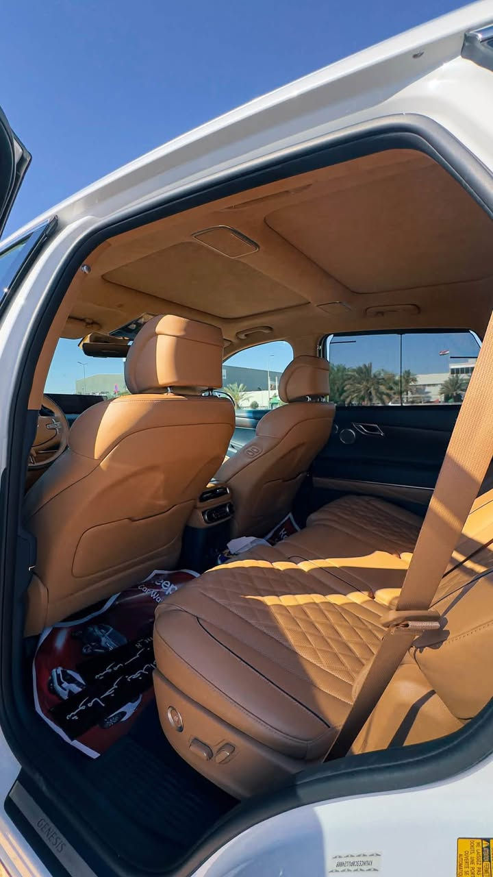 ‏GV80 2023 PRESTIGE V6
📌 محرك السيارة :  3500 TWIN TURBO V6 
📌كير السيارة ZF الماني ٨ سرعات

📌عداد السيارة: مستوردة بعداد ٢٣ الف ميل وحالياً 34 ونص قابل للزيادة يعني بلعراق فقط ماشيه 12 الف ميل.
📌ابرز المواصفات:
السيارة فول مواصفات سبورت برستيج،داخل جملي مميز،عداد 3D بلكامل جميع مقاعد السيارة كهرباء،المقاعد الأمامية تدفئة وتبريد وكهرباء مع خاصية المساج للسائق،سقف السيارة مصنوع من ال كنتارا،مقاعد السيارة من جلد النابا على شكل بقلاوة،جميع ابواب السيارة كهرباء(شفط)ويل بقياس ٢٢ انج مع تاير مشلن بلادي،بردات خلفية كهربائية،الجام مدبل،نظام صوتي من ١٧ سماعة،٦ حساسات اماميه،٦ حساسات خلفية،اوتو بارك،تقديم وترجيع السيارة عن طريق الريمونت،تشغيل عن بعد،فرملة طوارئ،وسياقة شبة ذاتية،تحذيرات جانبيه،خروج عن المسار،رادارات اماميه وجانبية وخلفية،المرآة الجانبية معتمة مع خاصية الطي وتحتوي على خاصية التسخين،المقود  كهرباء مع تدفئة  للمقود،شاشه وسطيه حجم ١٤.٥ انج ،خزن ميموري للسائق وباقي مواصفات السيارة ما تخلص 
📌تحتوي السيارة على مفتاح(بصمة) عدد 2 
📌حادث السيارة:جاملغ امامي ايمن  مبدل نفس اللون وحافة البنيد صبغ  شرط البنيد ما مفتوح
📌حالة السيارة: بوضع الوكالة السيارة عليها سيرفس كامل مكمل  ما تصرف عليها ربع دينار حتى زيت المكينة مبدل ادنول الماني وكذلك جميع فلات السيارة محرك وتبريد ودهن مبدلات السيارة على اخر حبة
📌ايرباك: ستيرن ورجل فقط علماً تم استبدال الأيرباك  بواحد ثاني اصلي وكالة راجعة سستم   كبسولة جديدة مو تلزيك 
📌الرقم: بغداد حرة مرقم كامل وبأسمي مع هزة جديدة تحويل ثاني يوم 
📌رقم الشاصي: KMUHCESC0PU124008

تفاصيل اكثر :*********** المحامي مصطفى الهاشمي

نص مكتوب في الصور:
- SPORT PRESTIGR
- Saif. f90c
- Saif.f90c
- 3.5T