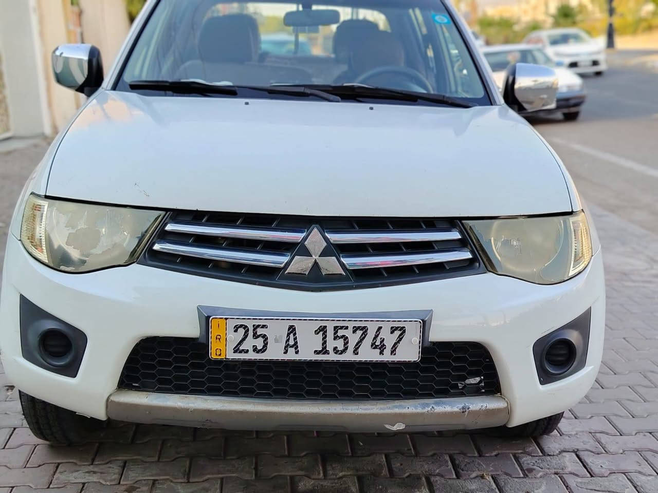 سلام عليكم 
بيك اب قذافي مسيوبوشي موديل ٢٠١١
سنويه مشروع وطني بأسمنا 
دفتر بانزين موجود
صبخ فقط جاملغ الخلفي طرف سايق نص مع باب البدي ايضا نص بدون شواصي
محرك بي صرف 
شاشة كامره 
٤ تايرات جديد
سعر ١٢٥ بي مجال بسيط
عنوان كركوك 
*********** كركوك, العراق
