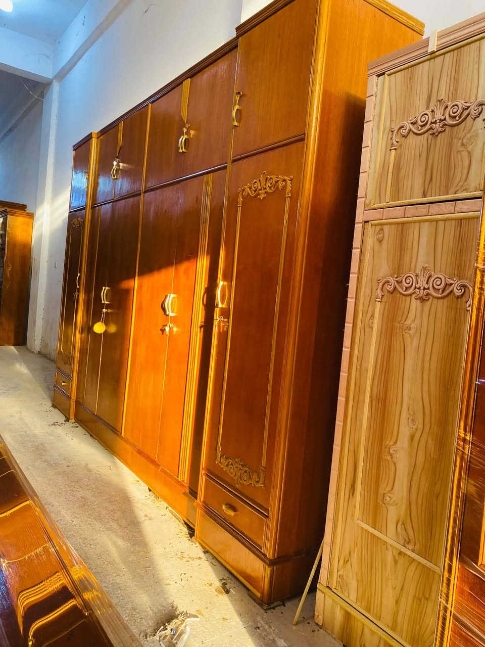 غرفة نوم عراقي مستخدم اخو الجديد 6 باب طابقين ملحق شغل درجة اولى مرتب ضهر جرجوبة توصا احطاطة صاج خارج داخل 
السعر 700 الف وبيها مجال للطيبين 
رقم الهاتف ***********
