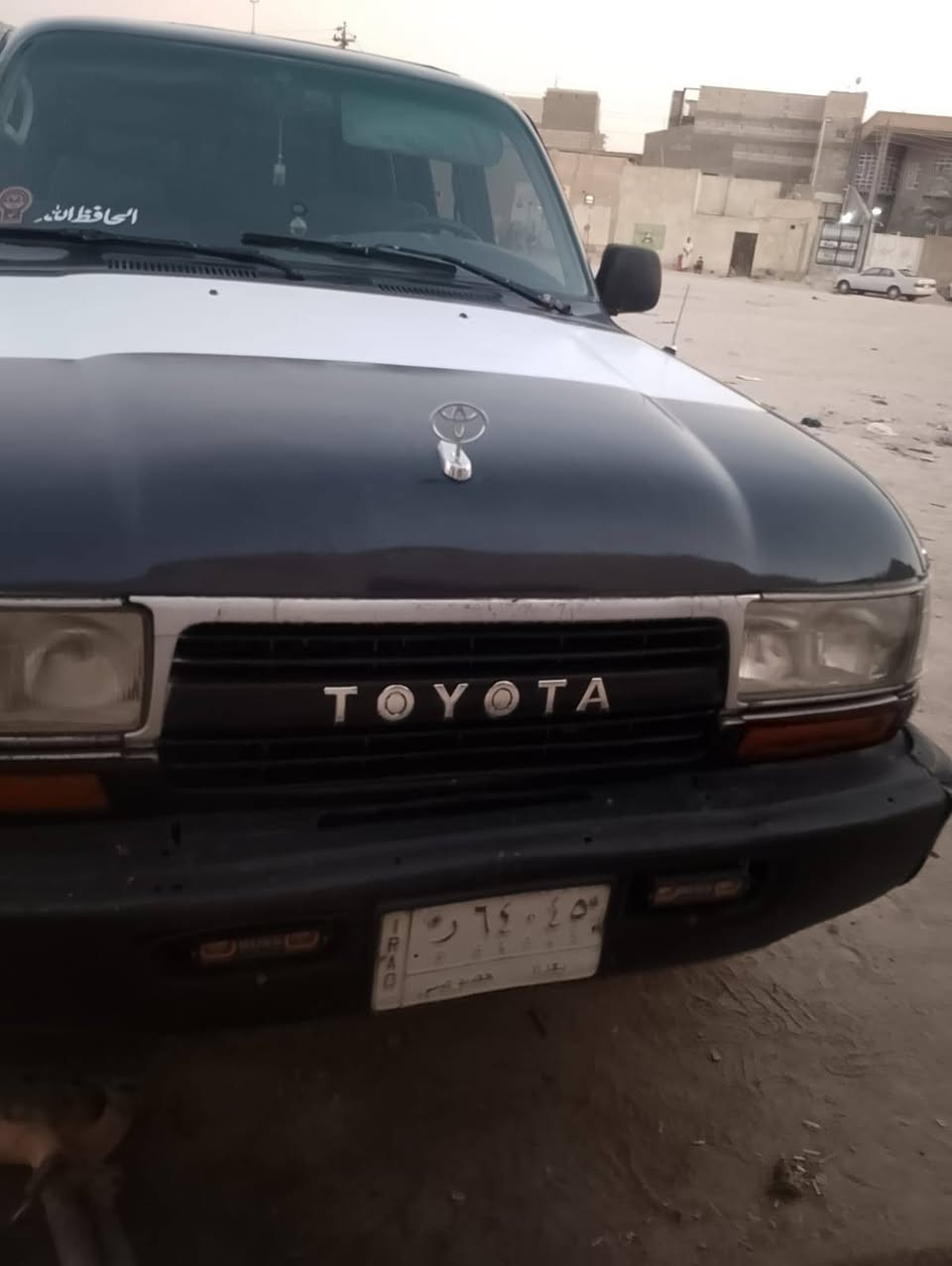 سلام عليكم من رخصت الادمن لاند گروز قديم مكفول  بغداد تحويل ثاني يوم  سنويه ل 27 نهايتها سيارة جاهزه عال العال مكينه وكير صندوك تخم تاير تبريد حداده سياره بصمه تحكم رموت...السعر 60 ومجالها بصيط.. العنوان بصراا الزبير 
اتصال ***********..
