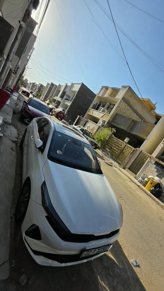 كيه k3 سيراتو ٢٠٢٤ للبيع ماشيه ٢٧ الف  💯
السياره ما بيه اي نقص اخت الزيرو💯
 بيه طخه بلجاملغ الامامي فقط ⚠️
الطخه على وضعها ما مصلحه الباقي💥
 مكفوله  فول مواصفات فتحه  لايت زينون ❓️
 كشنات جلد أسود  باقي المواصفات معروفه💲
 رقم اربيل بسمي مكاني بغداد اي أستفسار ***********🔞 بغداد, العراق
