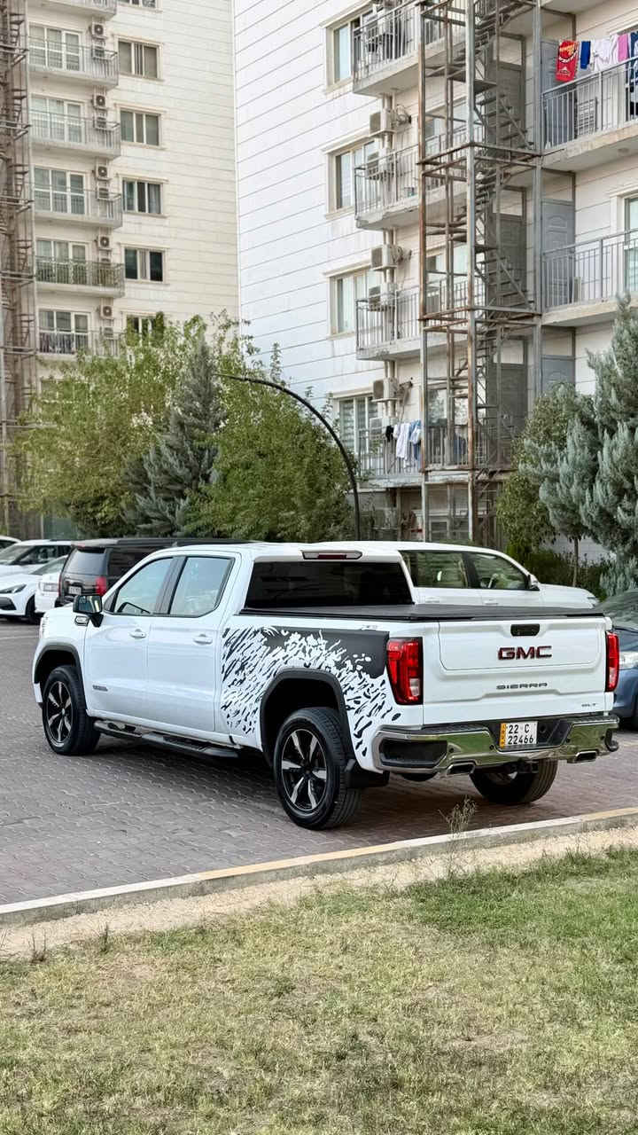 ⛔️جي ام سي سيرا  2019📦📦📦
⛔️شكل جديد SLT 
⛔️محرك ٨ سلندر 5.3
 باب طويل(المرغوب)
⛔️ماشية 80 الف 
⛔️كامرا خلفية 
⛔️صندوق كهرباء
⛔️شاشه لمس، كراسي كهرباء  ، تدفئة كراسي و ستيرن ، بصمة ⛔️ابواب و تشغيل عن بعد ، 
⛔️رادار ،مرايا طوي كهرباء ، بروجكتر  
⛔️السيارة سيرفس كامل بدل دهن المكينة و الكير و فلترات و ⛔️تايرات جديدة ما بيها دينار مصرف 
⛔️جاملغ خلفي صبغ بدون ضربة و بدون ايرباك 
⛔️مكاني السليمانية التحويل و وكالة كل شرط  

💣💣💣السعر 🟩جوة سوك بلاش بلاش 💣💣198$ 
***********📞📞📞📞 السليمانية, العراق
