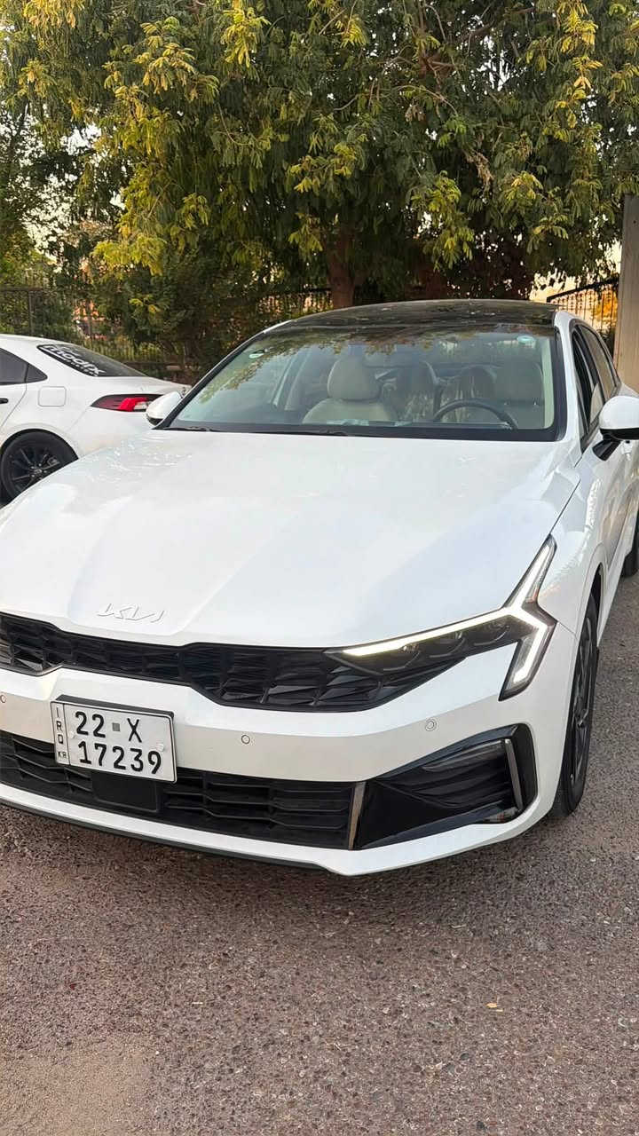 K5 2026 خليجي
سيارة بعدها بحالة الزيرو 
بعدها بالفابلون
السيارة بيها صبغ ع كد 5 اصابع بالبنيد
فول مواصفات 1/1
ماشيه 10000 كيلو متر 
سعر 22،800 $
لاستفسار:***********
 غير متواجد على الفيس للاسفسار فقط اتصال
