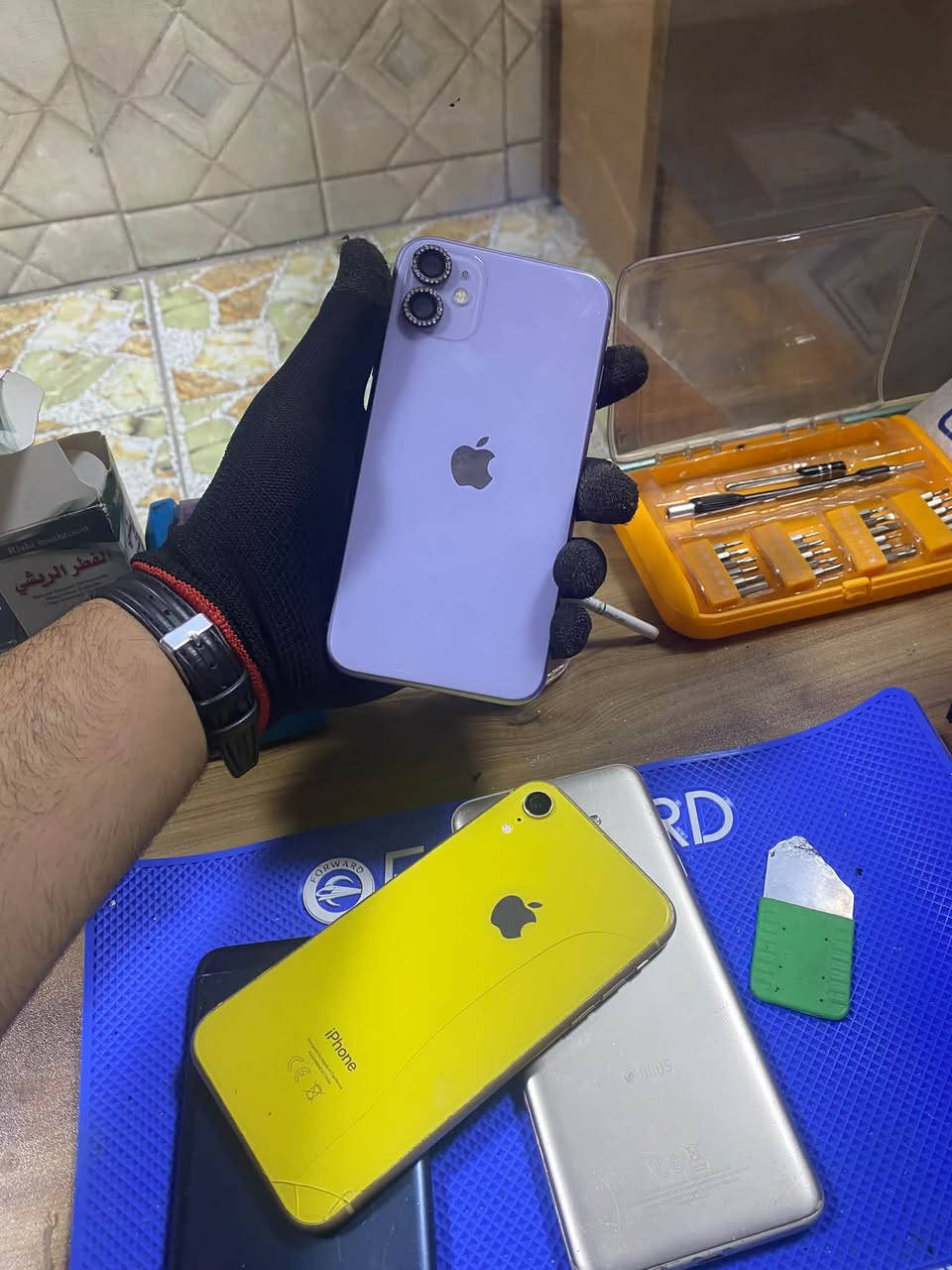 آيفون اكس آر مبدل شاشة ذاكرة ٦٤  ومبدل بطارية ومفتوح تخطي بشبكة 

آيفون ١١ عادي ذاكرة ١٢٨ مبدل شاشة فقط باقي جهاز كلش نظيف 

***********  واتساب دز الي تريده يجيك السعر يركض
