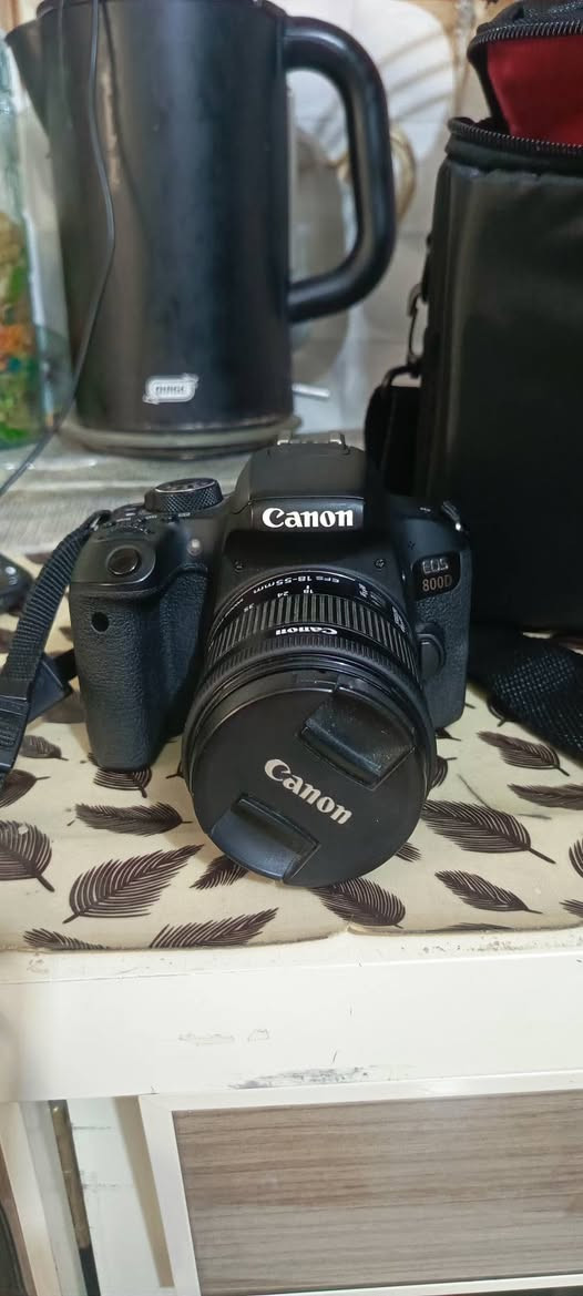كانون EOS 800 D
نظافة ٩٠/١٠٠
الشتر بصور موجود 
الملحقات رام بطارية عدد ٢ جنطه
المكان كركوك للتواصل (***********)
توصيل ماعندي
