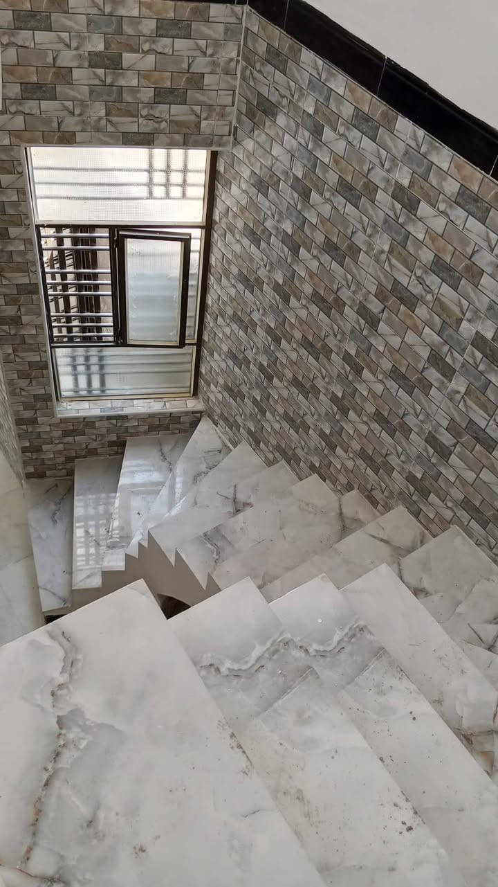 ١٢٠م • ٦×٢٠ • شارع ٨٠
