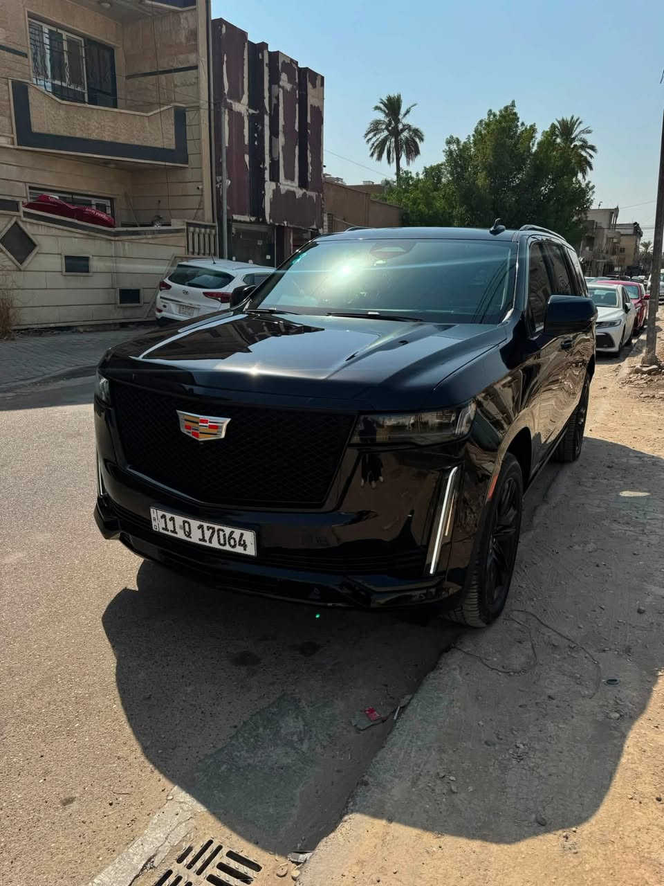 للبيع | كاديلاك إسكليد خليجية 2021 وكالة المنصور مغلفة PPF ماشية 90 الف
المواصفات:

* محرك V8 سعة 6.2 لتر بقوة 420 حصان.
* ناقل حركة أوتوماتيك 10 سرعات.
* نظام دفع رباعي (4WD ، 2WD).
* نظام التعليق الهوائي Air Ride.
* نظام Magnetic Ride Control.
* جنوط قياس 22 إنش.
* إنارة LED أمامية وخلفية.
* تشغيل بصمة (Keyless Entry & Push Start).
* ريموت ستارت.
* شاشة وسطية OLED قياس 16.9 إنش.
* عدادات رقمية OLED قياس 14.2 إنش.
* شاشة معلومات للسائق 7.2 إنش.
* Apple CarPlay وAndroid Auto.
* نظام ملاحة GPS.
* بلوتوث وUSB متعدد.
* شحن لاسلكي للهاتف.
* نظام صوت AKG فاخر.
* شاشة عرض على الزجاج الأمامي (Head-Up Display).
* كاميرات 360 درجة.
* كاميرا خلفية مع خطوط توجيه.
* حساسات أمامية وخلفية.
* نظام ركن أوتوماتيكي.
* مثبت سرعة ذكي (Adaptive Cruise Control).
* المحافظة على المسار.
* التحذير من الاصطدام الأمامي.
* الكبح التلقائي في حالات الطوارئ.
* مراقبة النقطة العمياء.
* تنبيه حركة المرور الخلفية.
* مقاعد جلد فاخرة.
* تحكم كهربائي كامل بالمقاعد مع حفظ الذاكرة + مقعد هزاز.
* تبريد وتسخين للمقاعد الأمامية.
* تدفئة للمقاعد الخلفية.
* تدفئة للمقود.
* فتحة سقف بانورامية.
* إضاءة داخلية محيطية متعددة الألوان.
* ثلاث صفوف مقاعد.
* دخول ذكي بدون مفتاح.
* تكييف أوتوماتيك ثلاثي المناطق.
* زجاج عازل للحرارة والضوضاء.
* السيارة متروسة موصفات ولااسكليد معروف بمواصفاتة تكدر تبحث وتشوف بقية المواصفات

بقية التفاصيل خاص بل نسبة للسعر سعرها 60 الف قفل مكاني بغداد للاستفسار ***********
