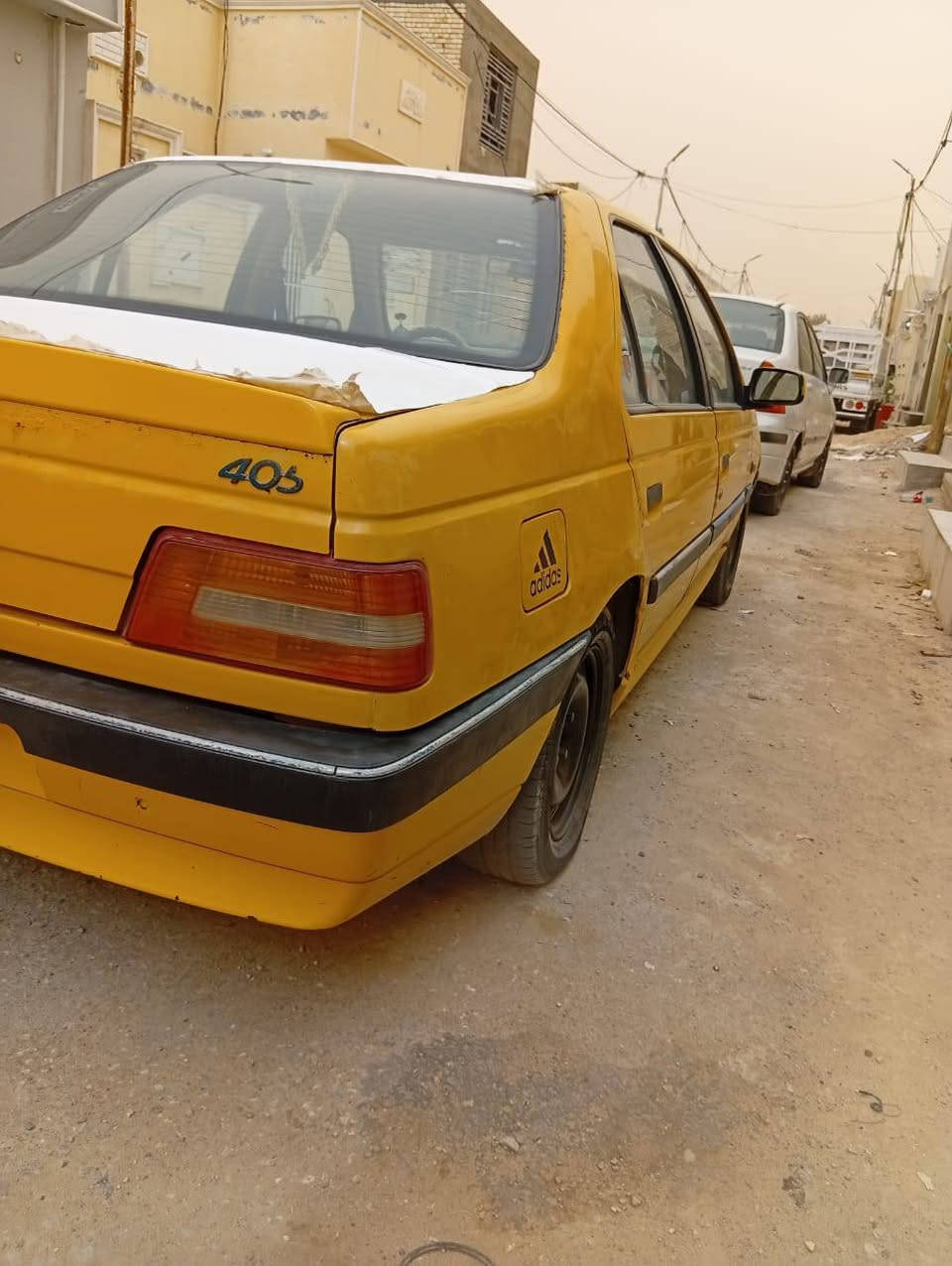السلام عليكم بيجو 405 للبيع مكفوله كفاله عامه رقم بغداد تبريد ثلج وي سويج حداديه كير محرك سياره كامله مكمله ماعايزه برغي او مراوس حسب القناعه  ***********
