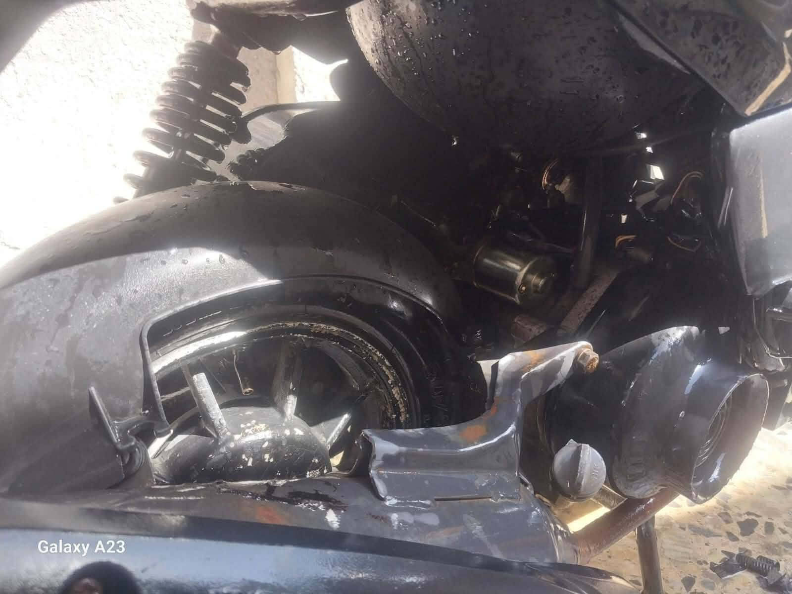 السلام عليكم ماكس مضلع للبيع اورق منفيز فقط  نقص مابيهة كهربيات شغالة مكينة نضيفه
المكان بغداد حي نصر السعر 475بيهة مجال حك جية لاتصال على رقم متواجد وتساب ***********

نص مكتوب في الصور:
- Galaxy A23