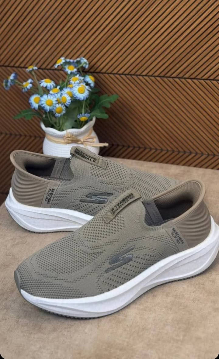 سلام عليكم شباب (جمله جمله فقط) 
سكجر(SKACORS MAX CUSHIONING) 
اعلى كوالتي بسوك  قاعده بوست طبي ١٠٠ بال١٠٠
سوبر ماستر فيتنامي وزن ريشه 
 قياسات ستندر ٤١ الى ٤٥ 
الكارتون عدد ١٨ قطعه سعر الكارتون ٣٠٠ الف واصل 
تطلع عليك القطعه ١٦ الف علماً سعره بسوك شورجه او الغريري ب٢٠ الف  اني ابيعلك جوه سعره ب٥٠ الف وكثر  للطلب والاستفسار *********** واتساب 

شباب ملاحظه الكميه قليله ٤ كراتين فقط اذا تاخذهن شلعه احسبلك الكارتون ٢٧٥ الف واصل
