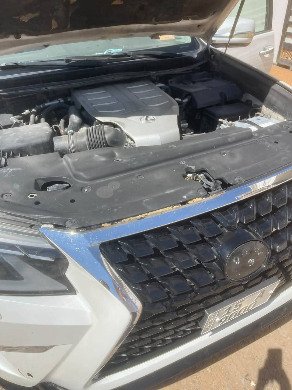 سلام عليكم للبيع لكزز برادو ٢٠١٠محدثه بس دعميات ٢٠٢١ رقم مميز فول مواصفات محرك ٤.٦V8كفاله عامه سياره ***********

