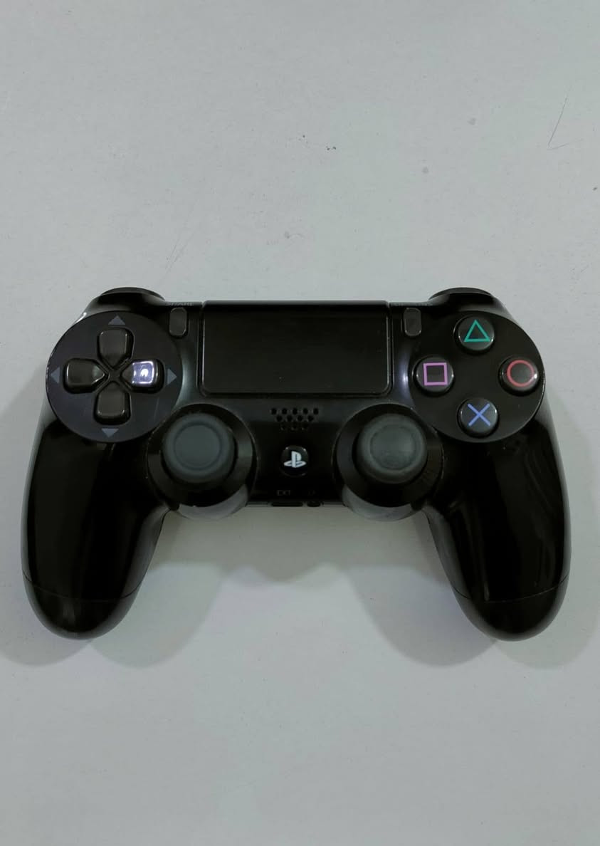 سلام عليكم

UBS 1500 
يحتاج فقط بطارية 
جوستك PS4 اصلي مال الجهاز .
سعر UBS 30 .
سعر جوستك 20 .

للإستفسار ***********
