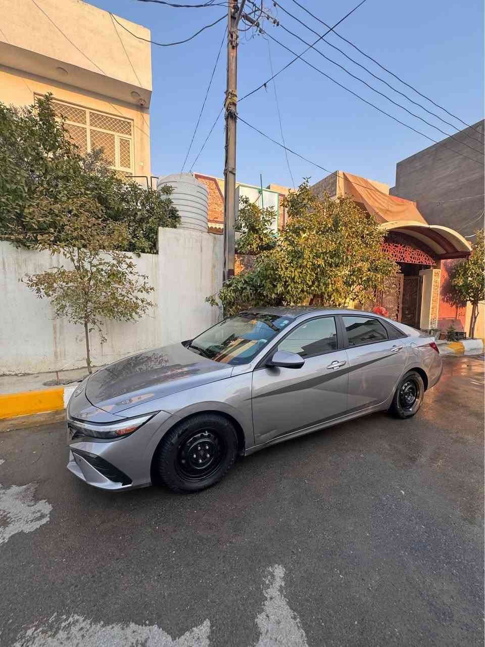 النترا وارد امريكي موديل 24 مواصفات se يعني سويج مو بصمه حادثه من امريكا بونيد فقط 
صارت بيه ضربه بجاملغ الأمامي تم تبديله ايرباك سترين فقط وراجع سستم 
بيه صبغ بلدوسه شبر فقط 
سياره جديده وما متعوبه نضافته فول 
للتواصل واتساب او اتصال *********** 
سعره 140$ بغداد, العراق
