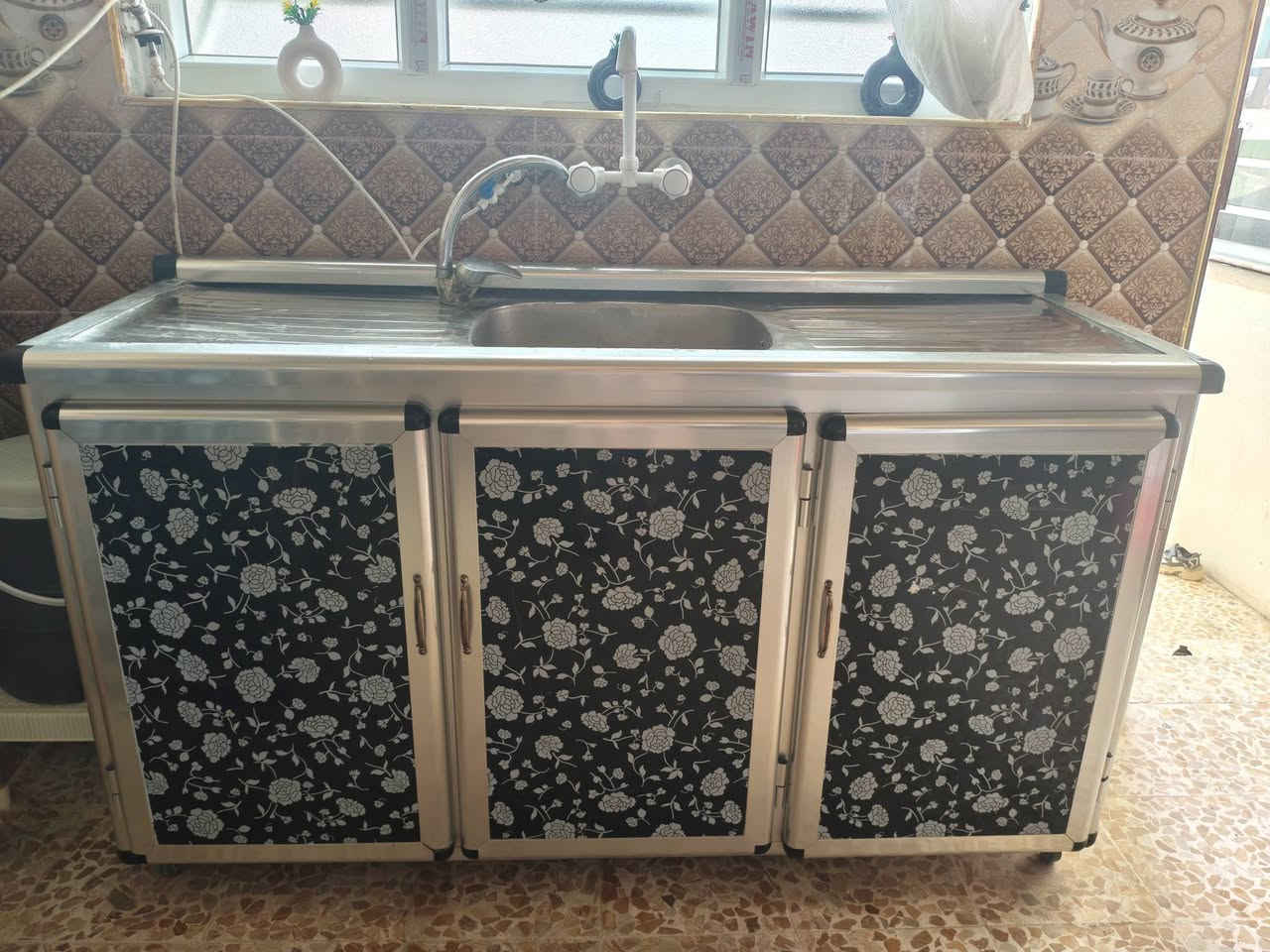 للبيع نظيف استخدام قليل السعر ٤٠٠ وبي مجال للاستفسار ع الرقم ***********
