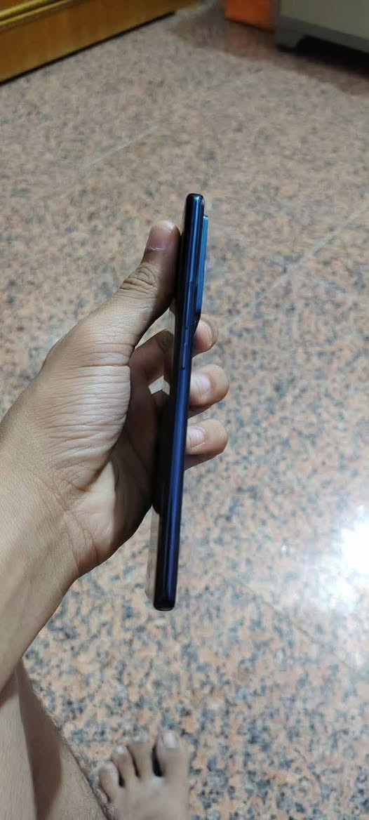 سلام عليكم جهاز Infinix NOTE 40 Pro  (انفنكس نوت ٤٠ برو) ذاكرة 256 عشوائية 12+12 كامرة الخلفية 108 ميكابكسل الامامية 32 ميكابكسل كلش حلوات بتصوير جهاز نضيف ومكفول ما داخل تصليح نهائيا وكلش سلس بيه بس هاي الفطور بل كلاسه مو شاشه كلاسه مفطرة جهاز شحنه حلو يشحن من 0 الى 100 بزايد 15 دقيقه جهاز نضيف ومكفول سعر 200 وبي مجال وذا مراوس ايفون 12 عادي نضيف بعد احسن تواصل خاص او على الواتساب ***********
