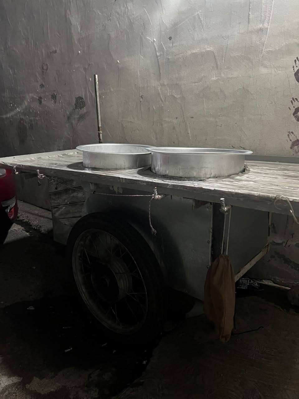 عربانه نضيفه جدا للبيع مع الغراض السبب محتاج سعره ١٠٠ قفل قفل بدون معامله غرضها جدد وتايرات جدد *********** واتساب
