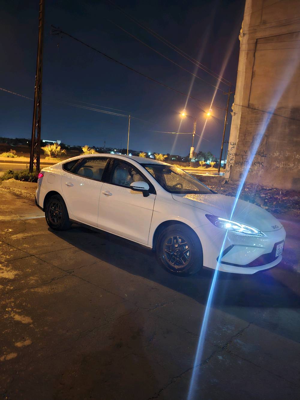 BYD seal 05 dm-i 55km 
السيارة باسمي ماشية 13 الف كيلو 
السعر 21,900,000 
واحد وعشرين مليون   وتسعمية
رقمها حلو مميز 
مكانها بغداد الدورة المصافي 
السيارة كلش حلوة معتني بيها مسويلها سقيفة وشاحن اصلي وايرث ومبدل دهن امزويل هايبرد من الحسام جديد والبانزين سوبر من موسى بن نصير ومحسن من محطة الحرية الي بلكرادة السيارة محافظ عليها كلش