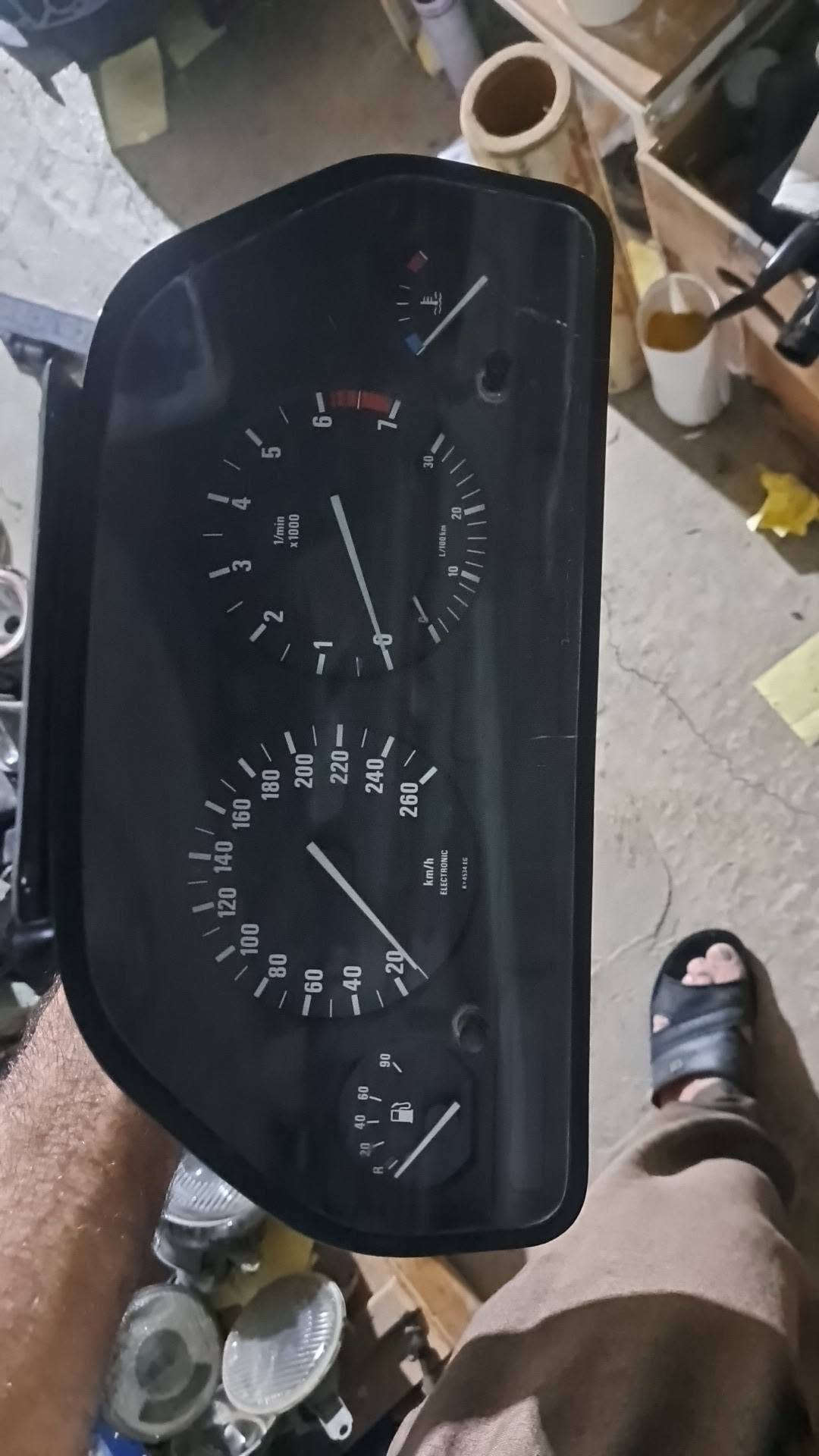 للبيع غراض حاويه اوربي مال بي ام حجم  ٥٠ //***********////***********
