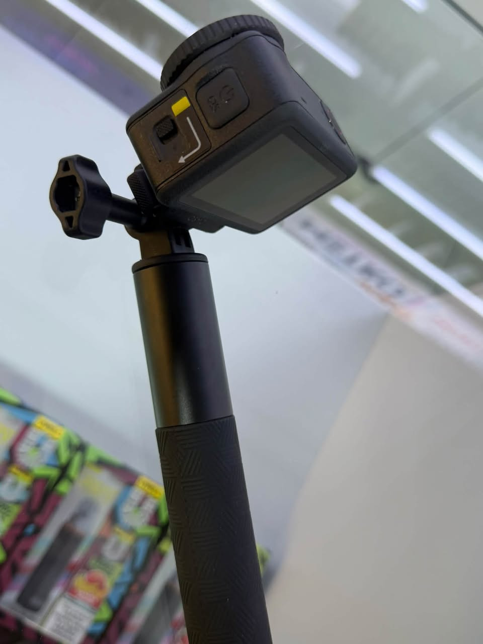 � للبيع DJI Osmo Action 6 – فلاغشيب أكشن كاميرا 🔥

📸 المواصفات:
• حساس 1/1.1” CMOS
• عدسة بفتحة متغيرة F2.0 – F4.0
• تصوير فيديو لحد 8K / 30fps
• تصوير 4K / 120fps للـ Slow Motion
• Slow Motion لحد 1080p / 240fps
• تثبيت إلكتروني RockSteady 3.0 / 3.0+
• HorizonSteady لتثبيت الأفق لحد 4K/60fps
• تصوير ليلي SuperNight
• تصوير صور بدقة تقريباً 38MP
• تخزين داخلي 50GB قابل للاستخدام + دعم microSD لحد 1TB
• شاشتين أمامية وخلفية Touch
• مقاومة للماء لحد 20 متر بدون كيس و60 متر مع الكيس
• بطارية تصل إلى 240 دقيقة بظروف الاختبار الرسمية
• Wi-Fi 6 وBluetooth

📦 الحالة: نظيفة جداً
📍 المكان: بغداد
💰 السعر: 
📩 للاستفسار والتواصل:***********

المواصفات أعلاه حسب مواصفات DJI الرسمية.
