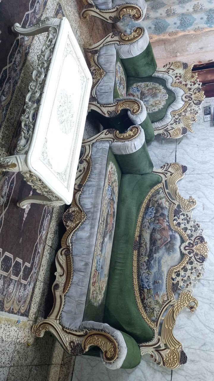 تخم ملكي ١٢ مقعد اخو جديد ثكيل نضافه ١٠٠بل ١٠٠ سعر ٣٧٥ وبي مجال مكاني بياع يوجد توصيل بكروه *********** وتساب
