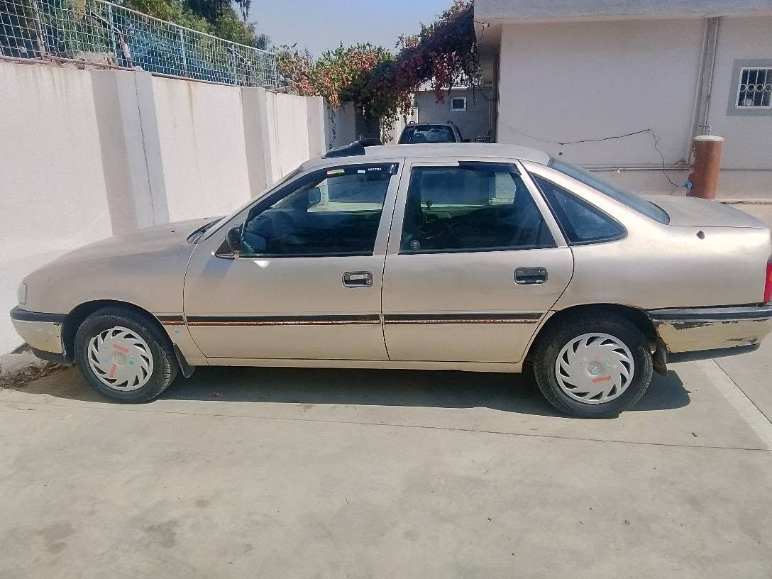 فكترا 92 محرك 18 رقم اربيل سنويه منتهيه 2020 صاحب السنويه بكركوك كله شرط كير محرك صدر تاير كهربائيات كل شغال كلوب نقص مابي بدون خياس بس هلال معمر وبيها مكانات جلح***********
*********** كركوك, العراق
