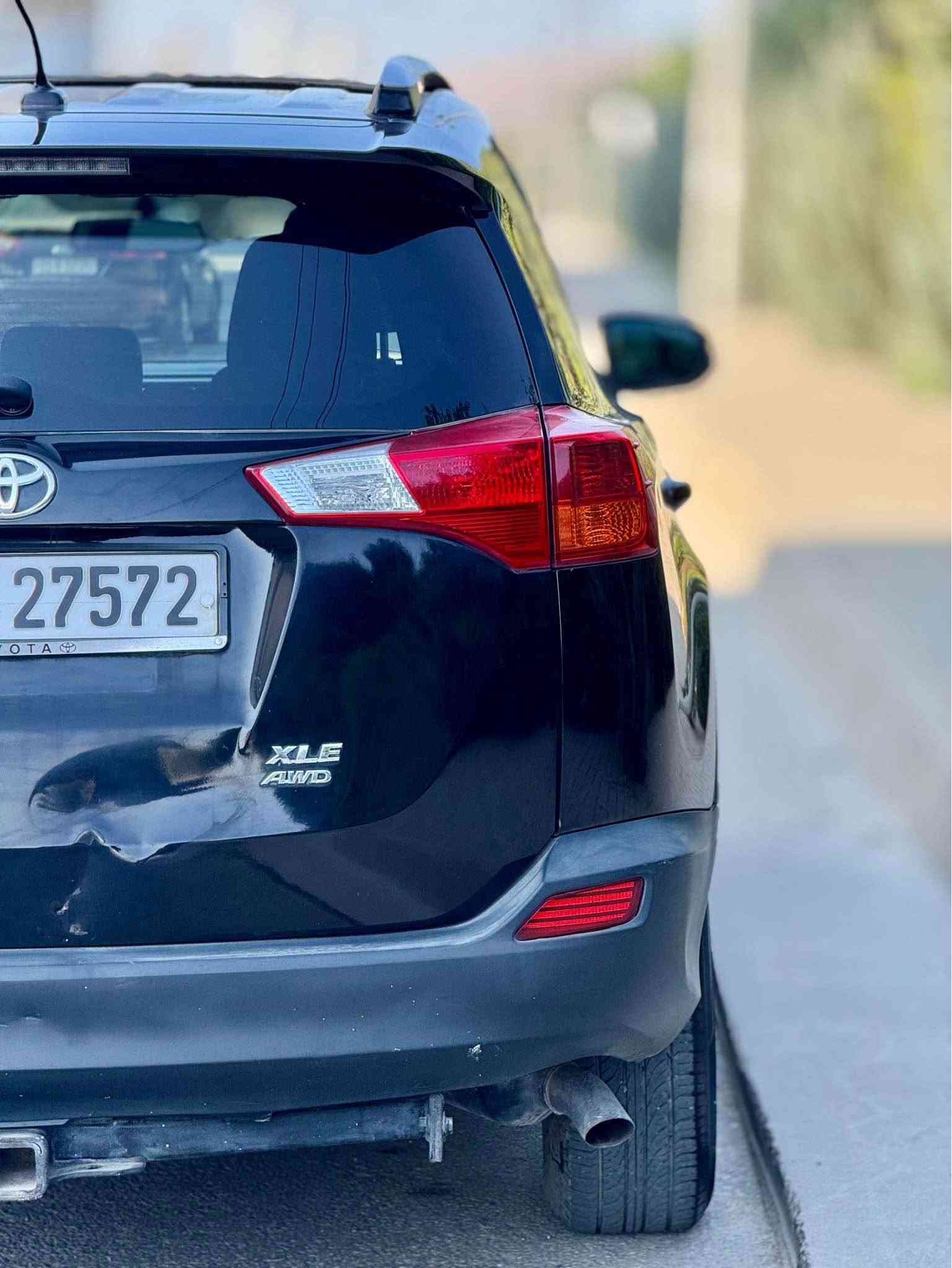 TOYOTA RAV4 2015 
توێتا ڕاڤ ٢٠١٥ xle 
بەس دەرگای سنوقی بۆیاخە یەک قرچی بچوکی هەیە تۆزێک وردەی هەیە فول فول مواسەفاتە ٨٨هەزار ڕۆشتوە گێڕو مەکینەو تەقەو ڕەقەی بە شەرتە تەحویلە خەڕامە بە شەرت 
*********** السليمانية, العراق
