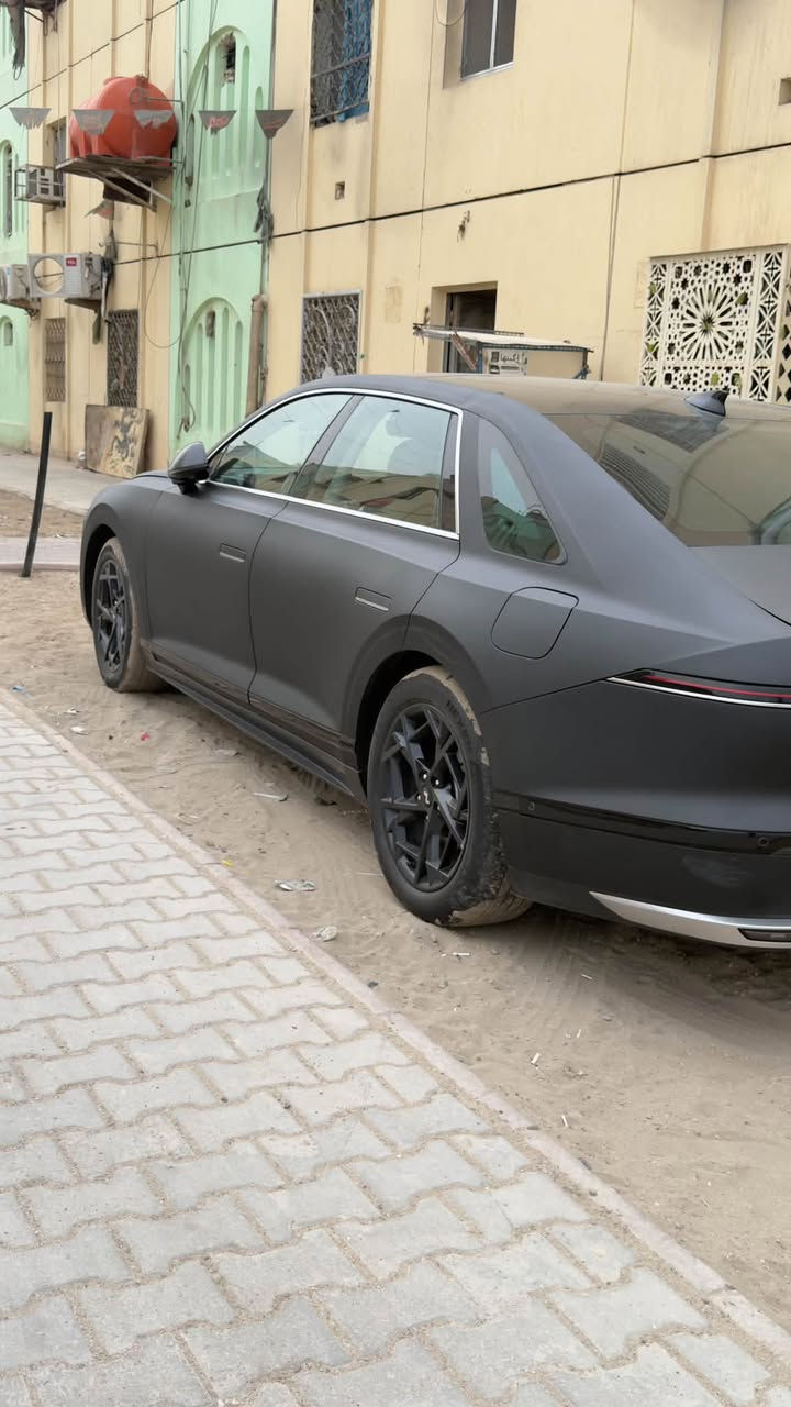 أزيرا كراندر • ٢٠٢٣ • مرقم بغداد
