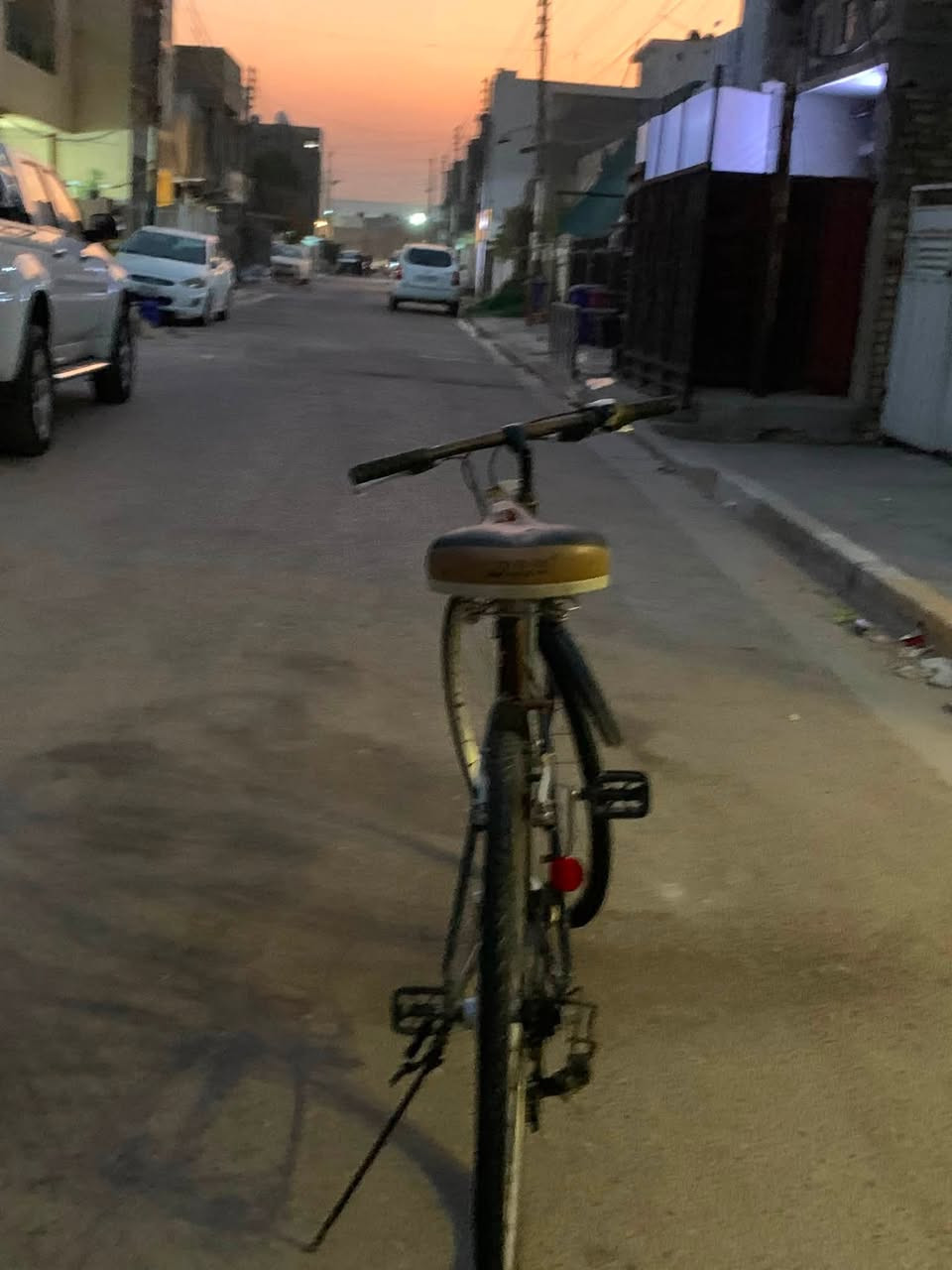 من رخصة الادمن
بايسكل للبيع بالة كلش نظيفة ياباني C700 نضيف وحيل معتني بي كلشي شغال بس بريكات يحتاج ضب التايرات قبل فترة بدلتهن وميحتاج امدح بي كدامك الصور ١٢٠ الف وبي مجال ان شاءالله مكاني بغداد الغزالية قرب جامع الصديق رقمي هذا *********** وبيكم خير ودللو
