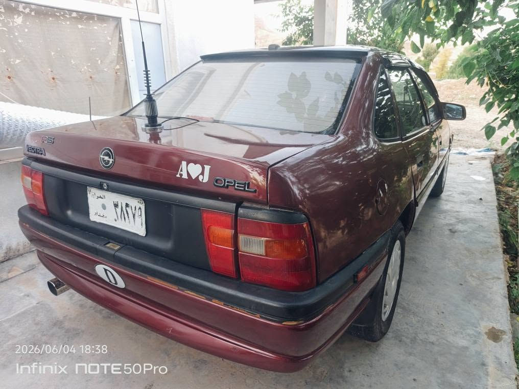 ئۆپڵ ڤیکترا مەکینە 16 باریک گێر و مەکینەی بە شەرت تاخم پێش و پشت تازە گۆریومە 4 تایە و ویلی لۆک خایس بە شەرت لێدراوی نیە ئاڕم پلاستیک سلێمانی کارەبایی بە شەرت سعری 29 و معامەلەیەکی کەم 
***********
*********** كويسينجاك, أربيل
