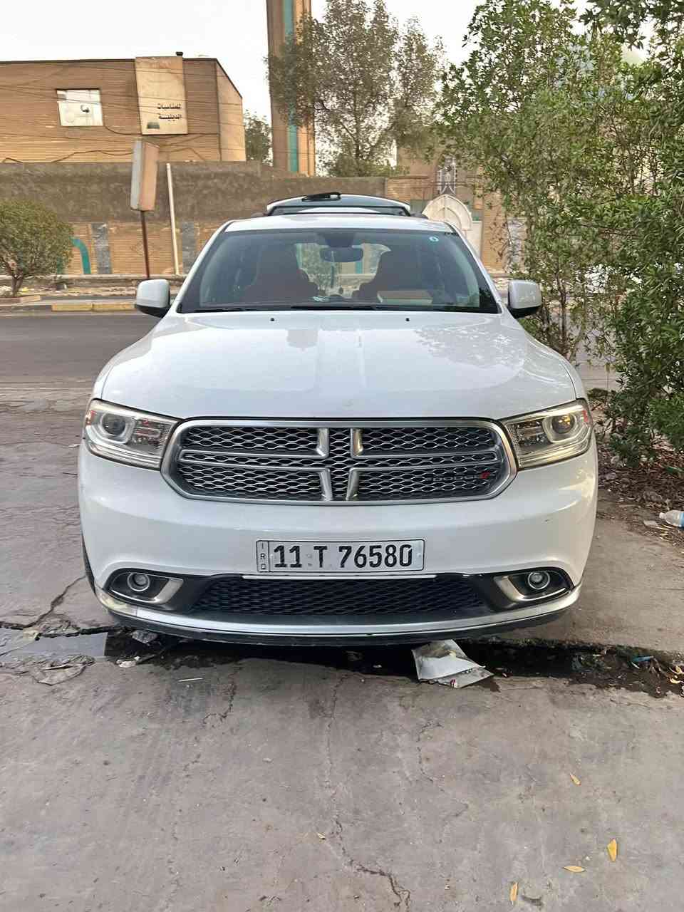 سلام عليكم سياره دورنجو موديل 2017 نظيفه يوجد فيها ضربتان في الدعاميه الاماميه مع الجاملق الايسر من جهه السايق موصفاتها  كامره خلفيه و مستشعر وقوف و تتفئه مقاعد وتبريد مقاعد و بصمه ومقاعد كهربائيه ومثبت السرعه و شاشه ونظام المفتاح الذكي وابل كاربلاي ونظام مانع السرقه و مرايه جانبيه تتفئه والضوء العالي تلقائي ومقاعد قماش سياره حلوه 
العنوان بغداد 
للتواصل خاص او 
الرقم :***********
