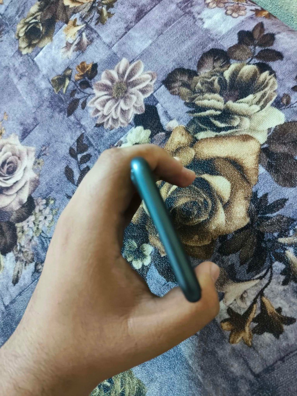 آيفون ١١ • ٦٤ • شاشه مبدله