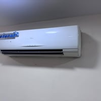 للبيع سبلت 2طن ميديا تفحصه يله تفتحه  مكاني بغداد حي الاعلام  07758638...