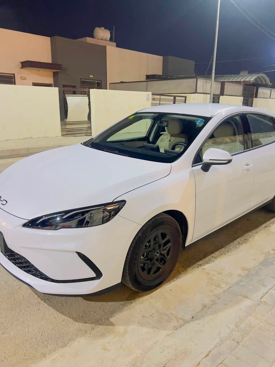 سيل 5
سعر 18و600
ماشيه 15الف 
مكاني نجف رقمي ***********
واتساب ***********
