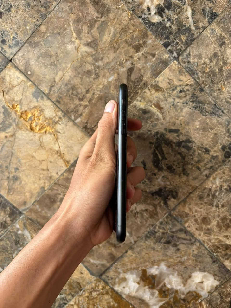 آيفون XR • ٦٤ • بطارية ٨٢٪