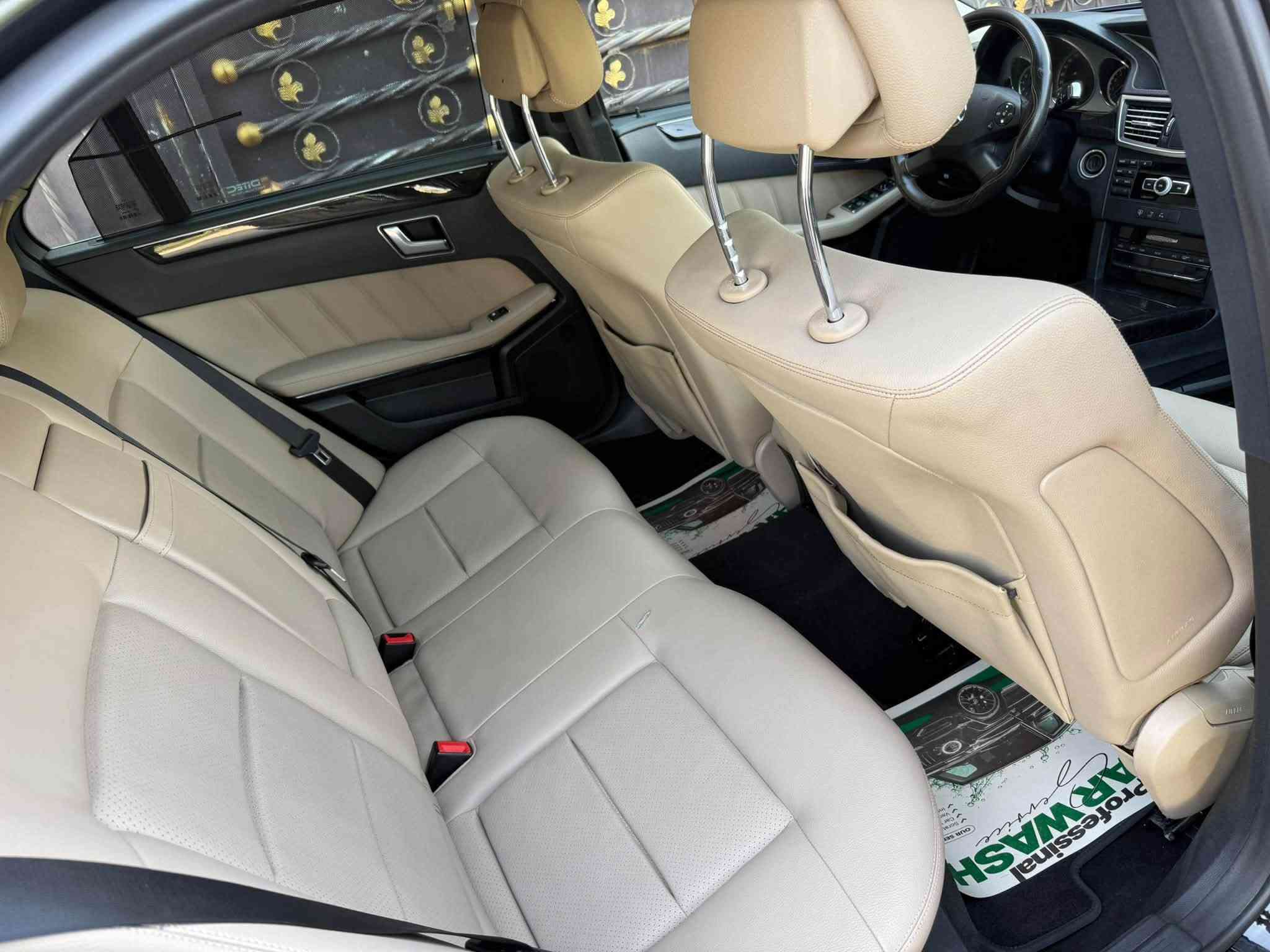 السلام عليكم
للبيع مرسيدس حجم E350 خليجي سيارة
موديل 2012
كفاله عامة من جميع النواحي ماشيه 120الف
مواصفات سياره فوال واحد على واحد 
سيارة تو ويل 
السعر 172ورقه العنوان بغداد شارع فلسطين 
للاستفسار ***********
