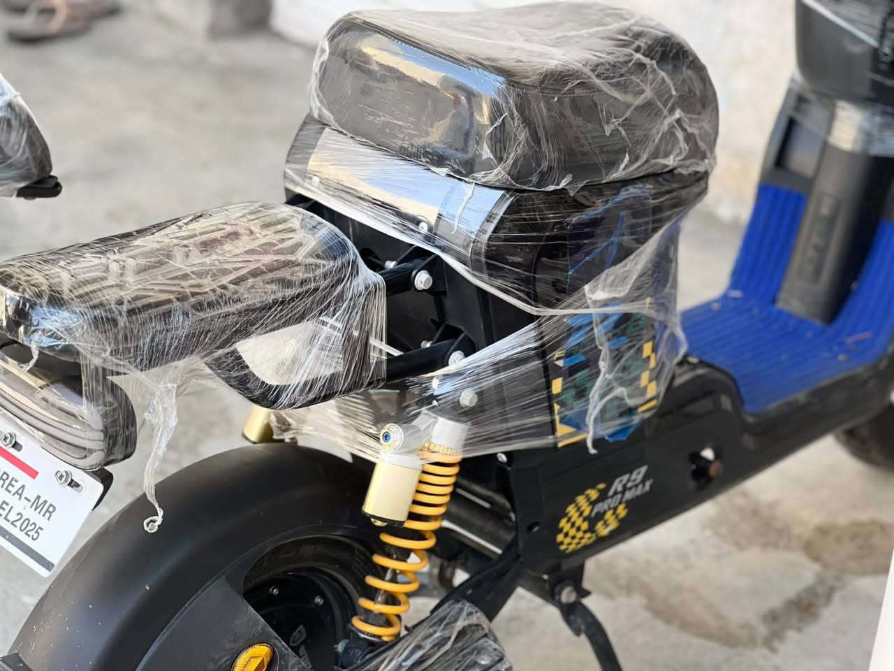 ار 9برو ماكس
بطاريات فول 375بي مجال 
مكانه سوك سكك محل بلال 
***********
