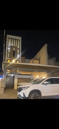 العامرية شارع المنظمة • ٢٤٠م • شقتين طابقيتين