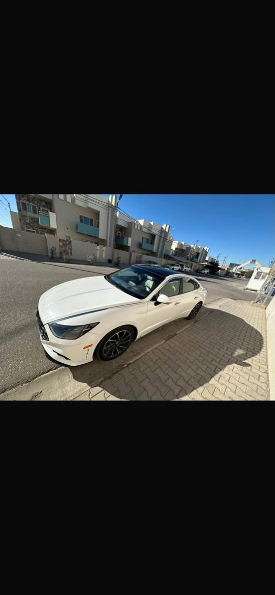 Sonata 1.6 limited
سوناتا موديل ٢٠٢٢ 
رقم نجف 28/A99940 
فول مواصفات ١/١ 
شحن وايرلس 
داتا شو 
اربع كامرات 
كشنات ملكيه ابيض اللون 
حادثه جاملغ وبنيد من امريكا بدون دواخل بدون ايرباك  الراديتر بلاديه مال شركه
ماشيه ٥٢ الف كيلو 
السعر ١٦٢ وبيه مجال ان شاءالله 
مكان السيارة بالنجف 
رقم الهاتف ***********  whatsApp
