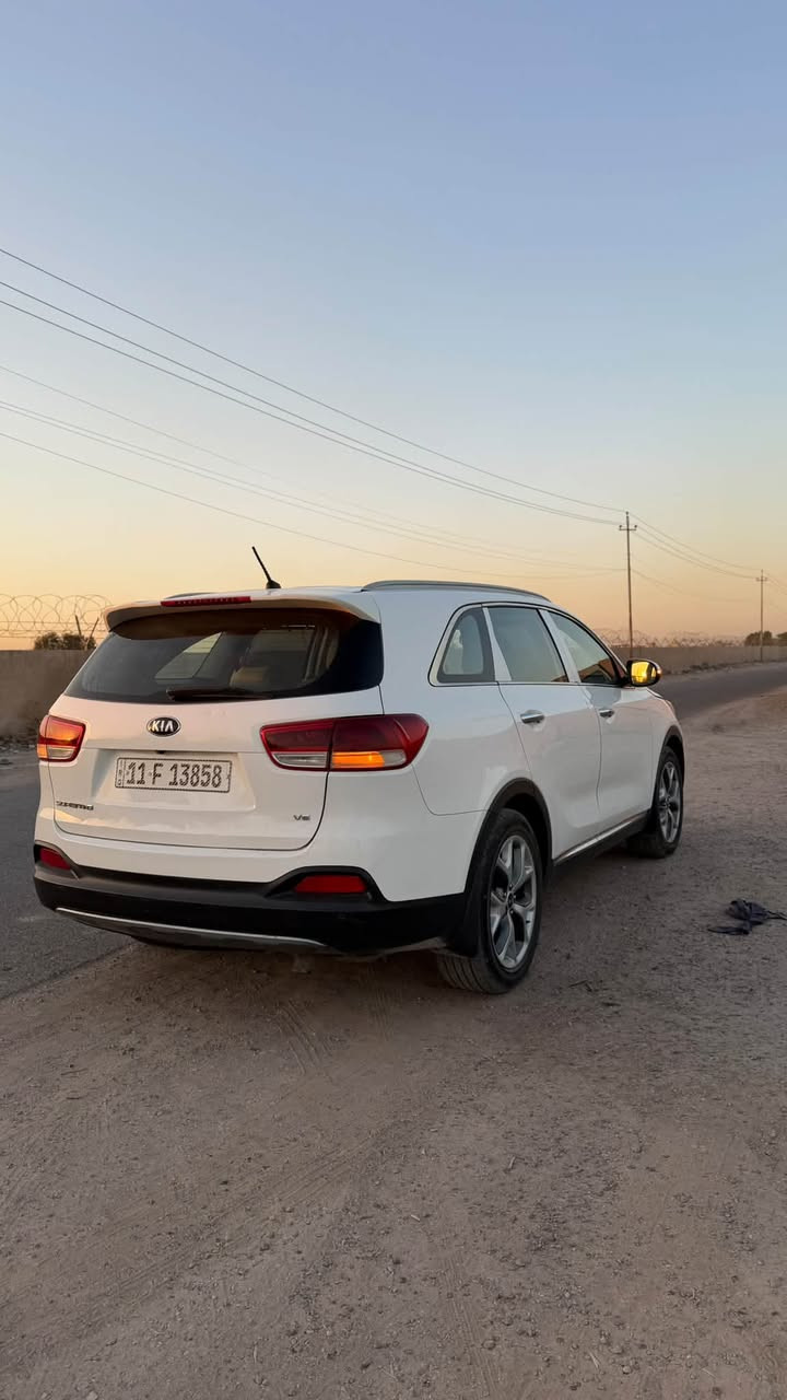 السلام عليكم للبيع او مراوس رياضي V8
سورنتو 2016خليجي 
فول مواصفات 
بصمه 
ترحيب 
6سلندر 
7راكب 
3قطع تبريد 
زراك لايت 
لد نهاري 
صندوك كهرباء 
تخم تاير جديد
حداديه جديده
باتري جديد
بيه صبغ بنيد 
مكان السياره بغداد
سعره 173او بيه مجال 
رقم *********** بي واتس
