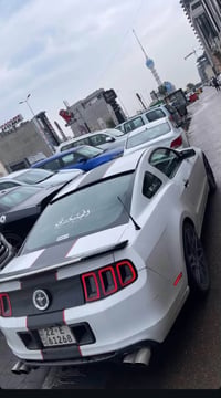موستنج 2014 السيارة نضيفة. كلش بيها قطعة وحدة صبغ جوملغ موضح بال سونار...